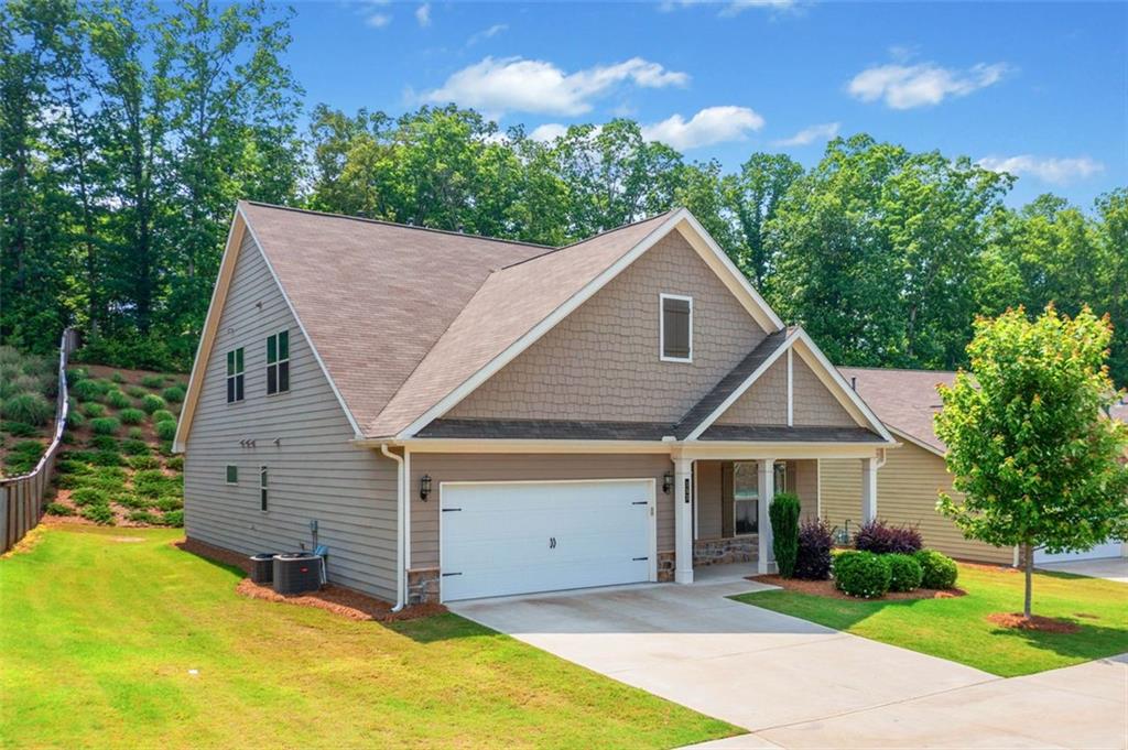 151 ROLLING HILLS Place