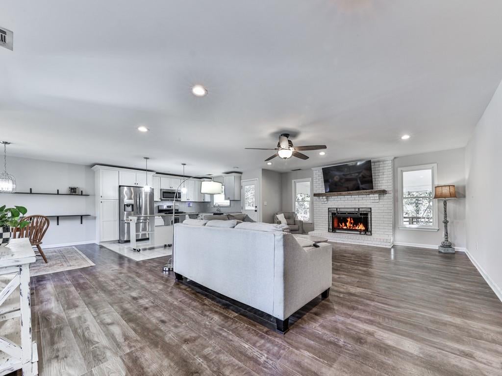 6816 Yachting Way