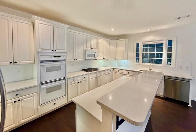1000 Winding Bridge Way