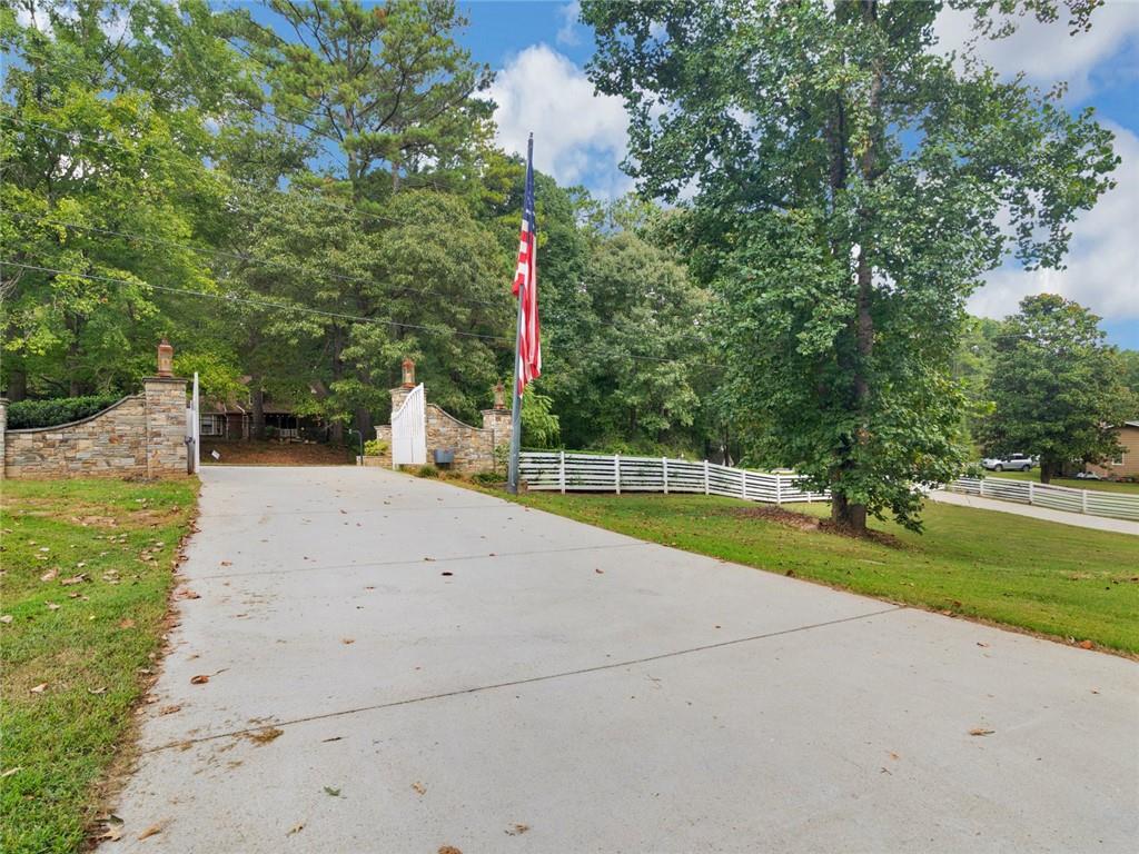 177 White Lane