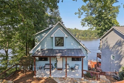 Homes For Sale - 8470 Lake Drive<br/> Snellville, GA 30039