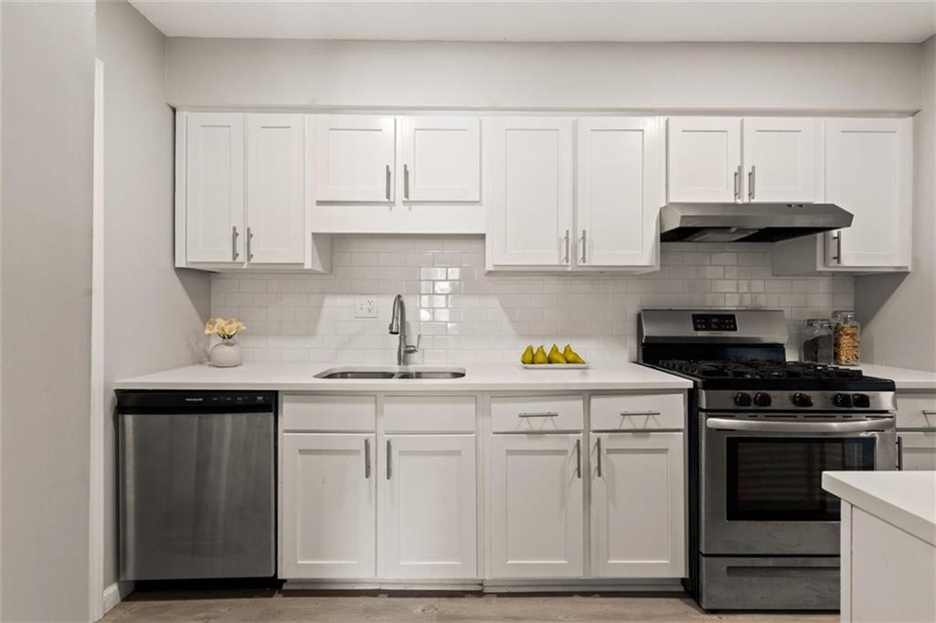 1701 Hawthorne Avenue