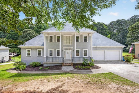 Homes For Sale - 2058 Lakewood Circle<br/> Gwinnett County, Grayson, GA 30017