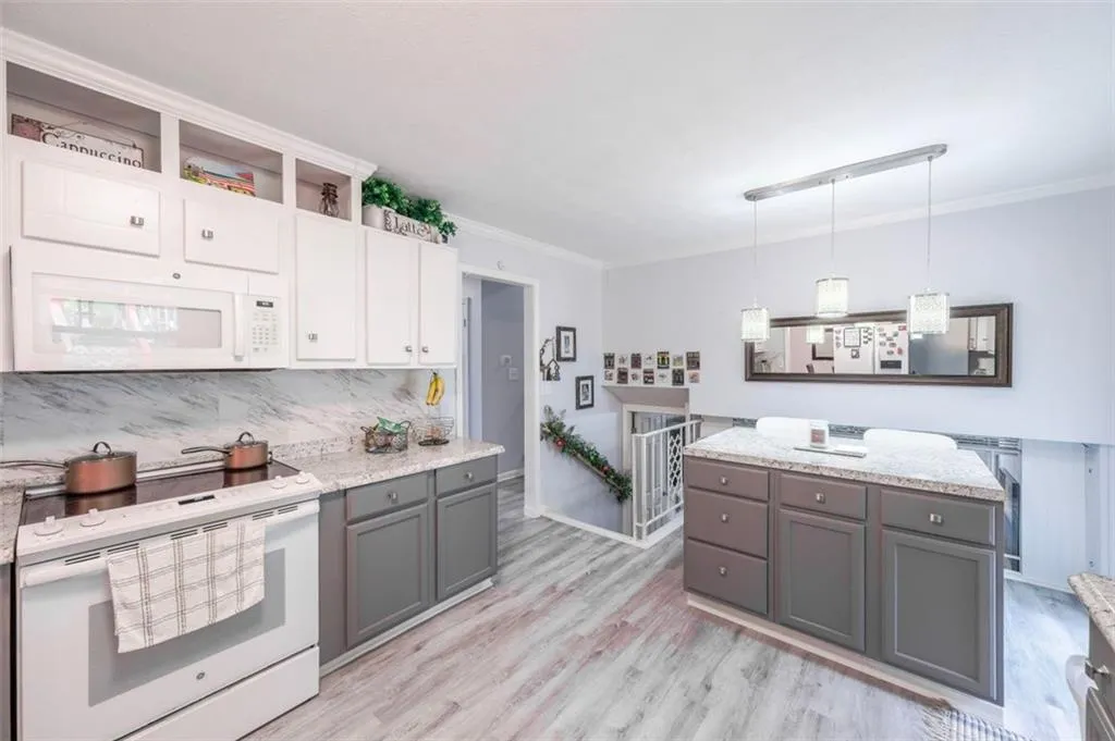 Riverdale, Georgia 30296, United States, 4 Bedrooms Bedrooms, ,3 BathroomsBathrooms,Residential,Active,201450