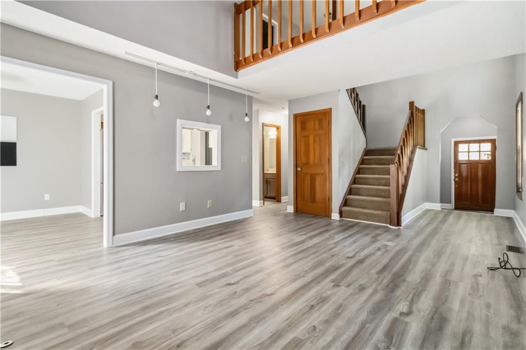 873 Edgewater Circle