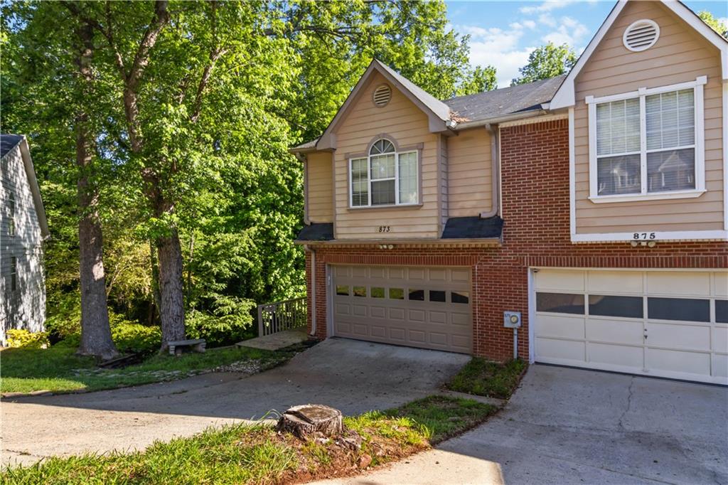 873 Edgewater Circle