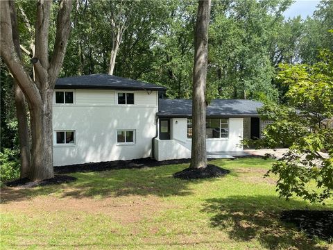 Photo of 3211 Thrasher Circle, Decatur, GA 30032 (MLS # 7684893)