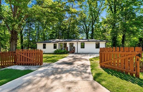 Photo of 1558 Alverado Way, Decatur, GA 30032 (MLS # 7768594)