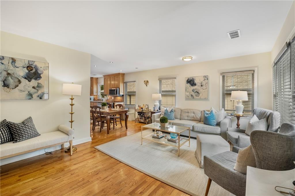 746 AMSTERDAM Avenue