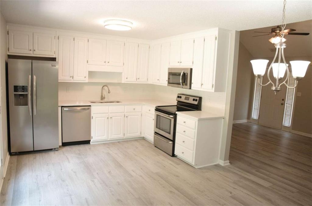 1215 Browns Country Lane