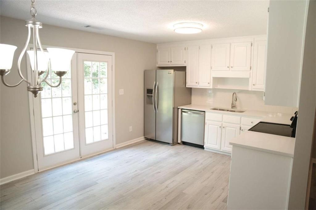 1215 Browns Country Lane