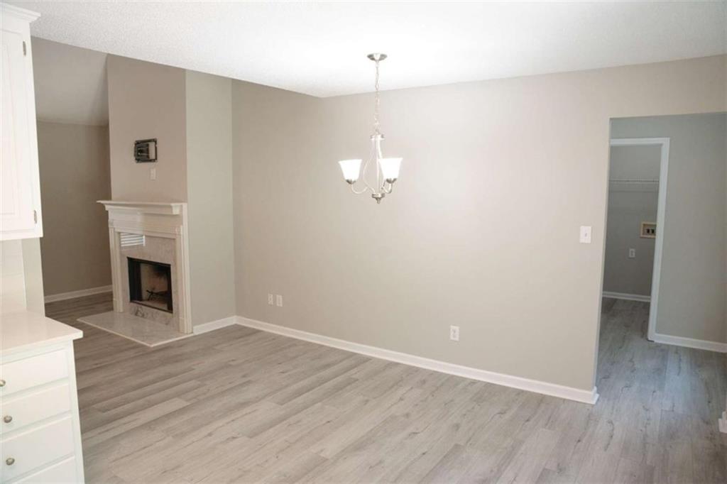 1215 Browns Country Lane