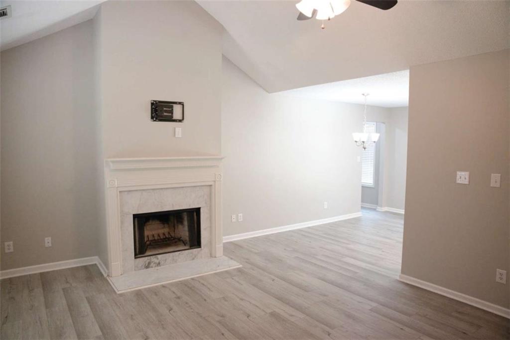 1215 Browns Country Lane