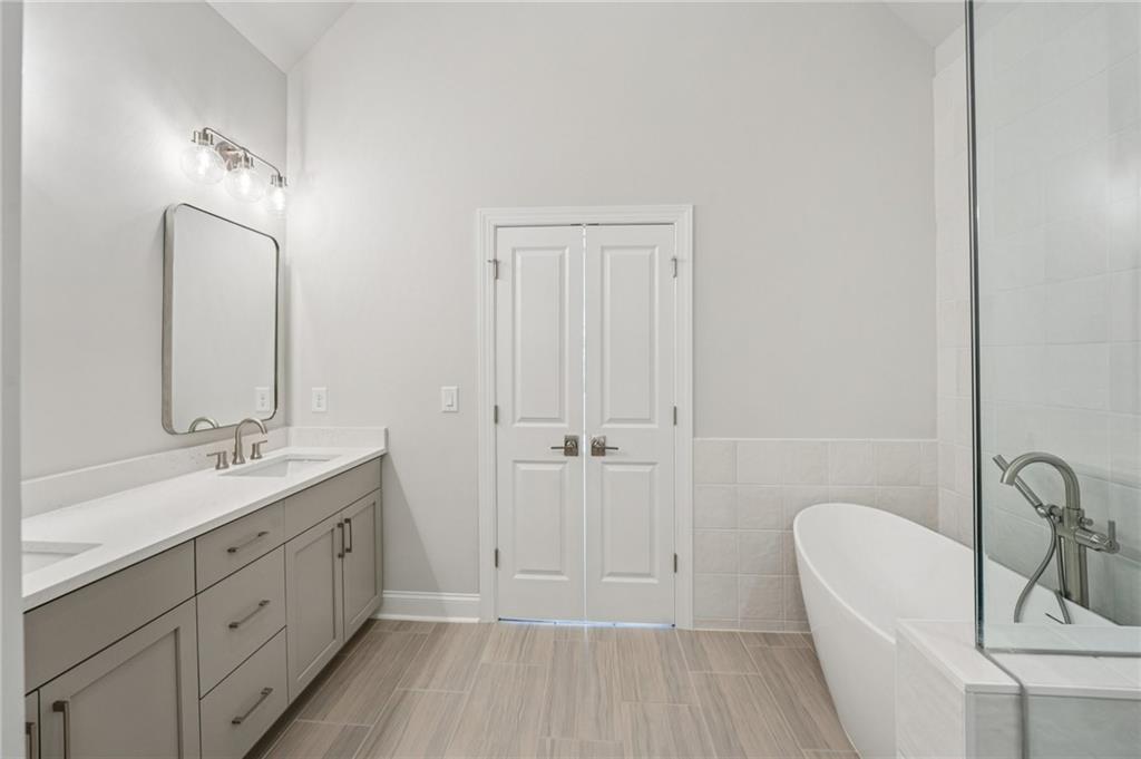 Towns on Thompson - Residential