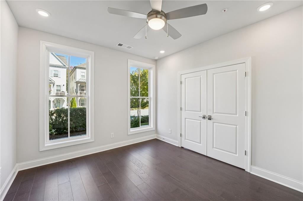 Towns on Thompson - Residential