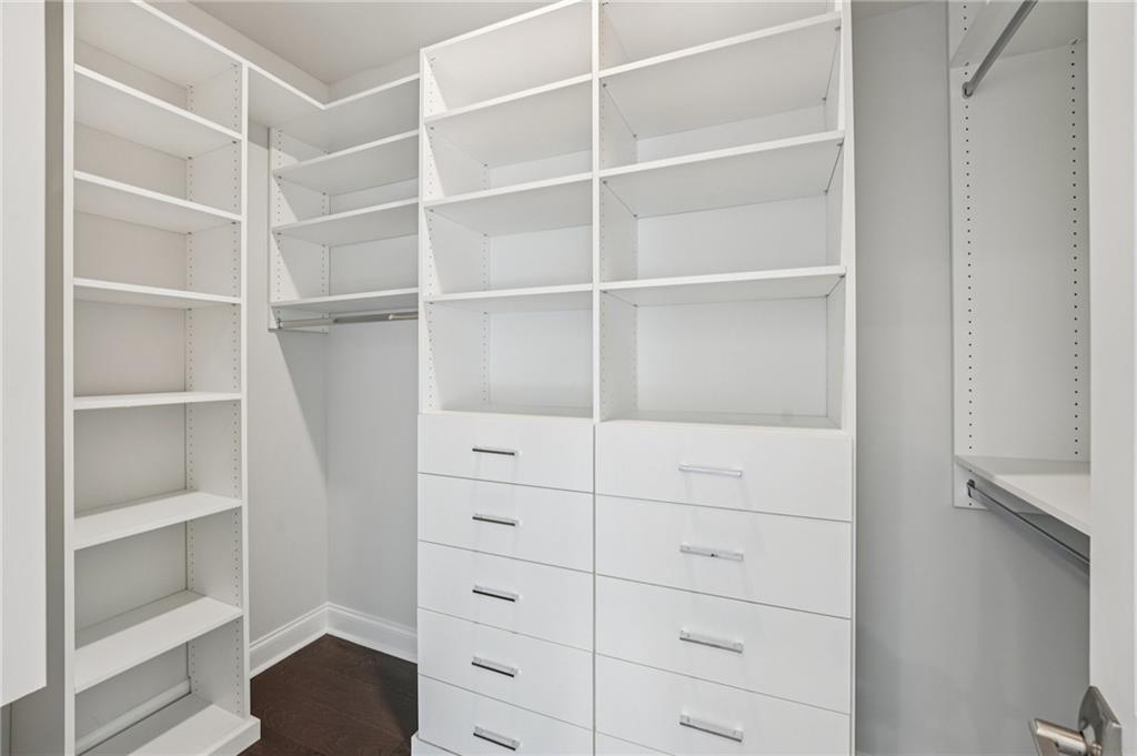 Towns on Thompson - Residential