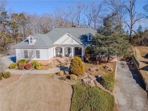 Homes For Sale - 410 Caldwell Lane<br/> Hoschton, GA 30548