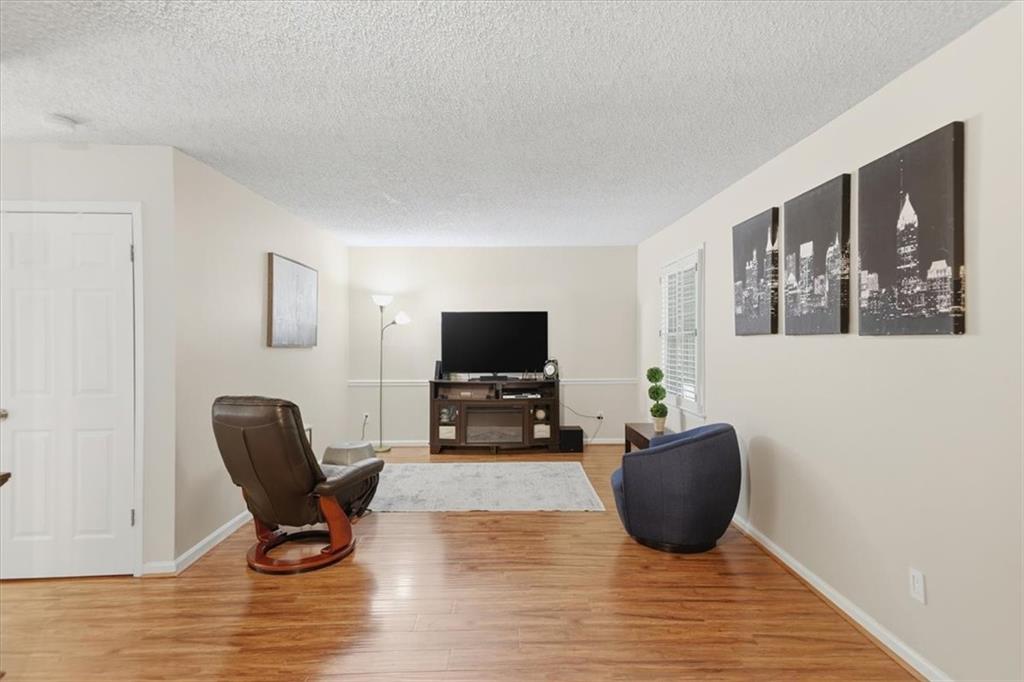 225 Triumph Drive NW