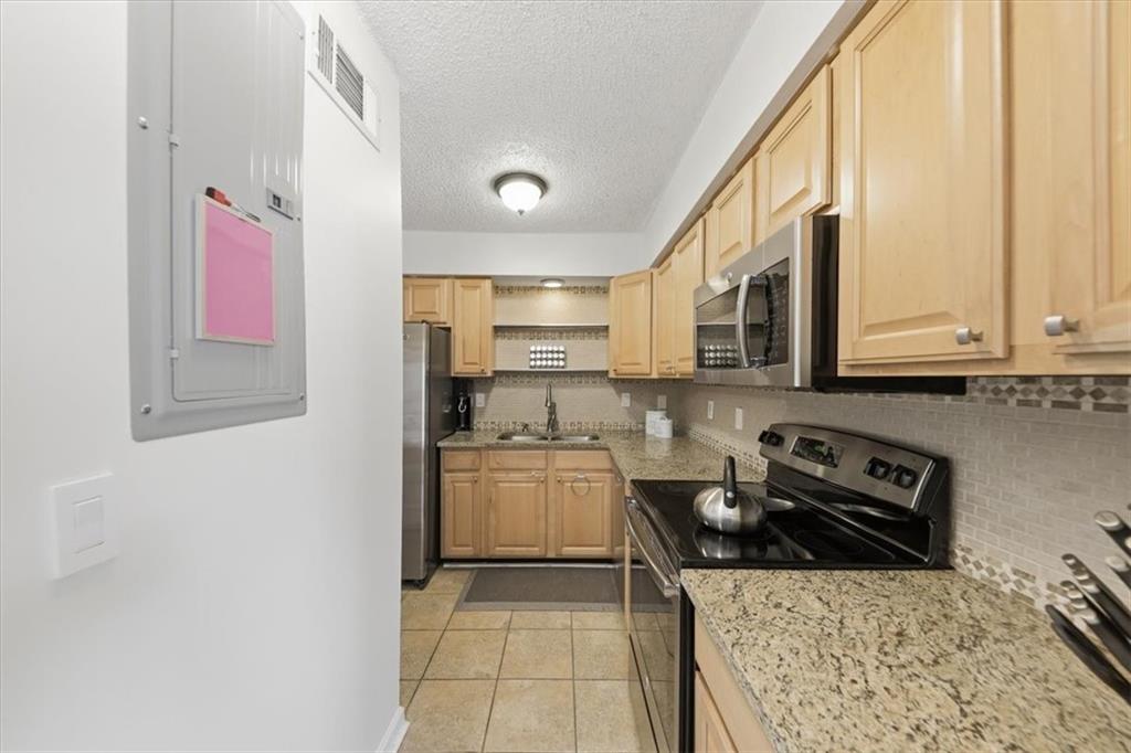 225 Triumph Drive NW