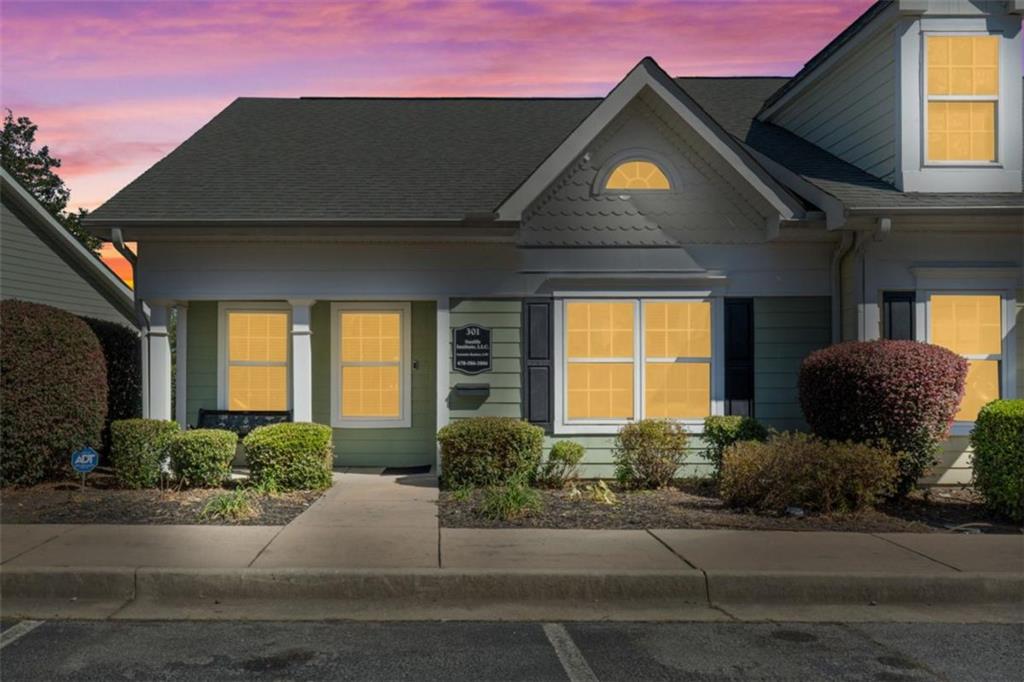 500 W Lanier Avenue W 301