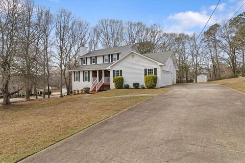 Homes For Sale - 305 Daileys Plantation Court<br/> Mcdonough, GA 30253