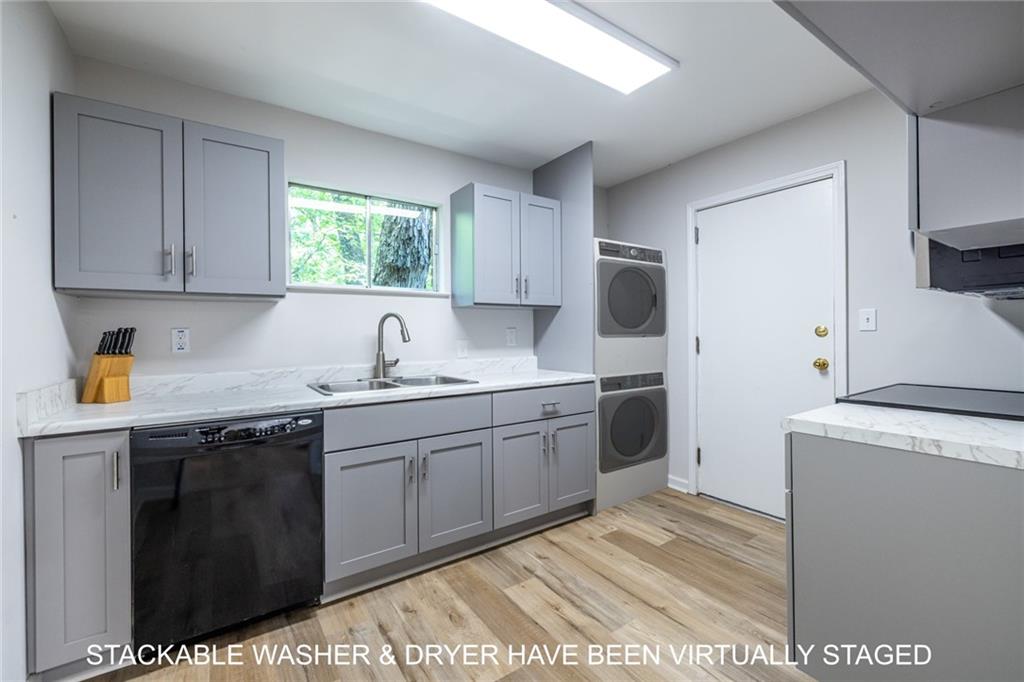 1111 Clairemont Avenue 3