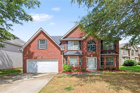 Homes For Sale - 373 Kentwood Springs Drive<br/> Henry County, Hampton, GA 30228