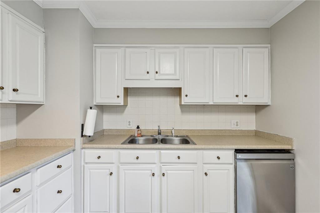 3351 Landrum Drive, Smyrna, Georgia image 8