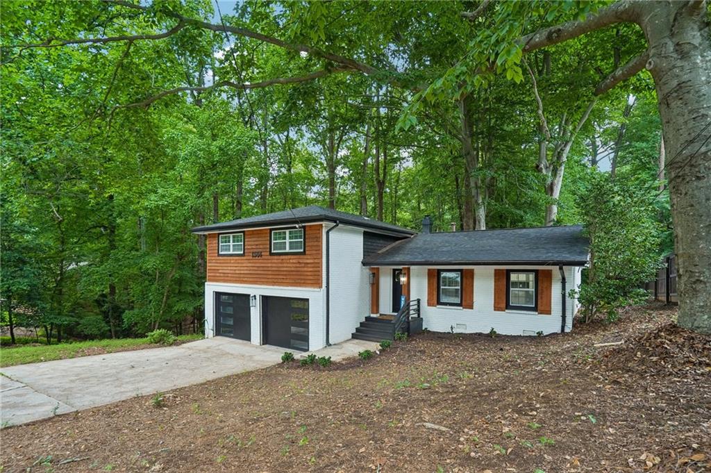 1564 Bubbling Creek Road NE