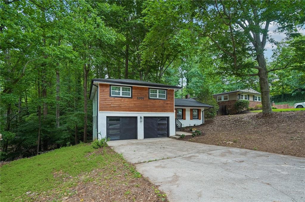 1564 Bubbling Creek Road NE