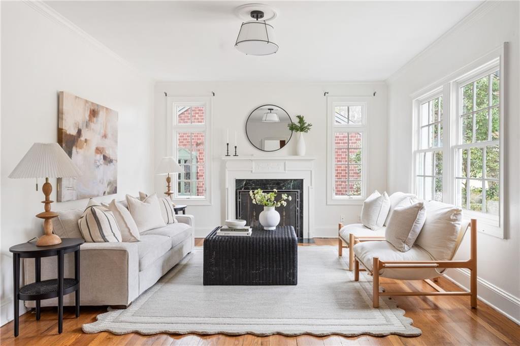 1836 Westminster Way NE