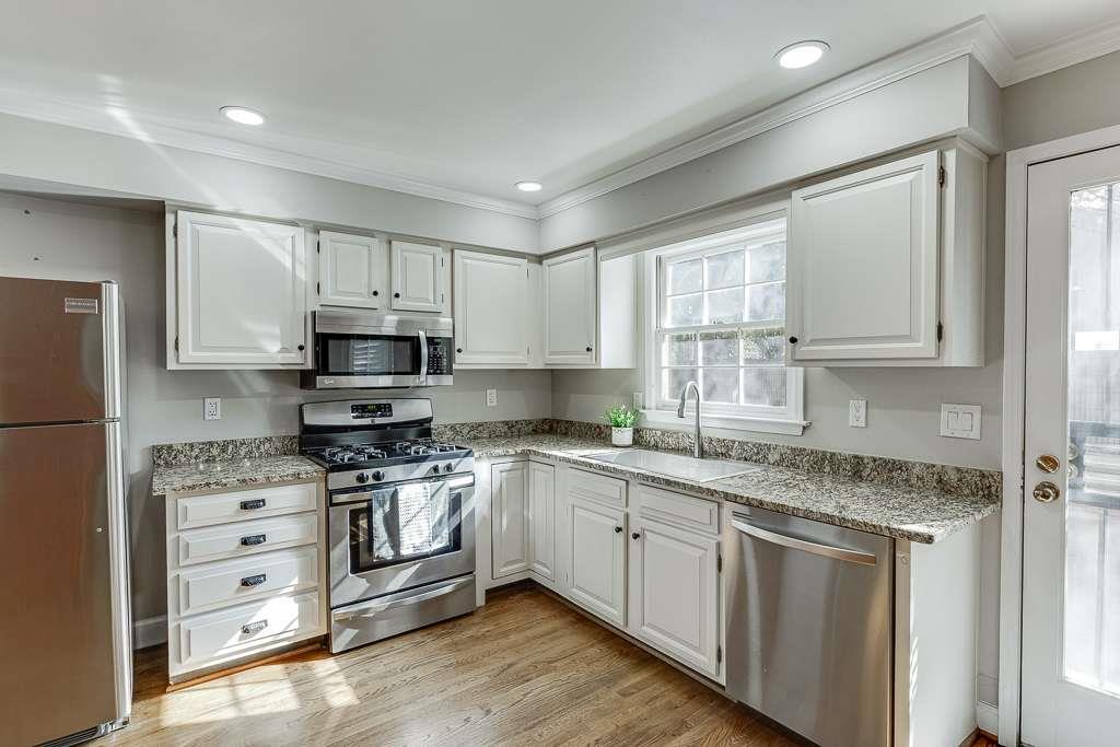 102 Defoors Mill Drive, Atlanta, Georgia image 13