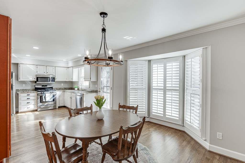 102 Defoors Mill Drive, Atlanta, Georgia image 9