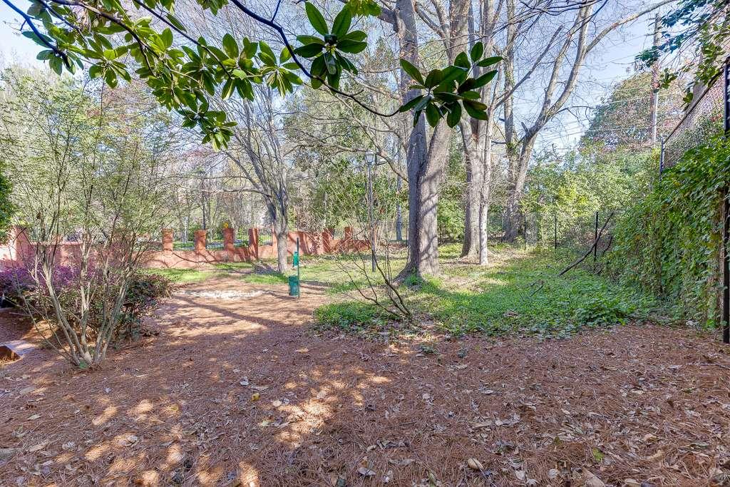 102 Defoors Mill Drive, Atlanta, Georgia image 30