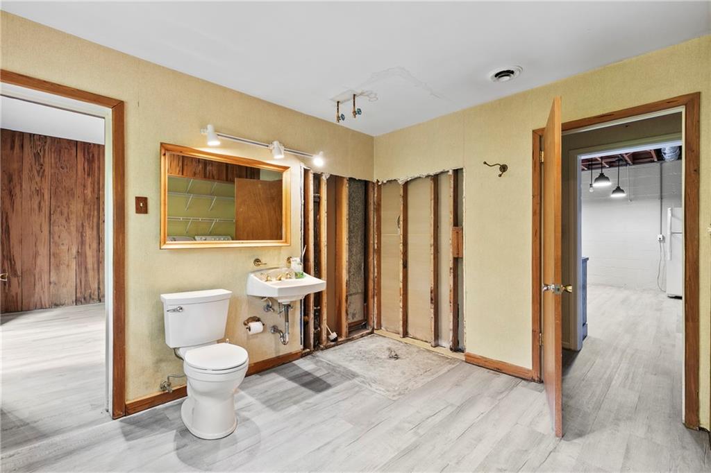 1725 Timberland Road, Atlanta, Georgia image 30
