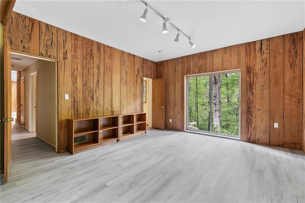 1725 Timberland Road, Atlanta, Georgia image 32
