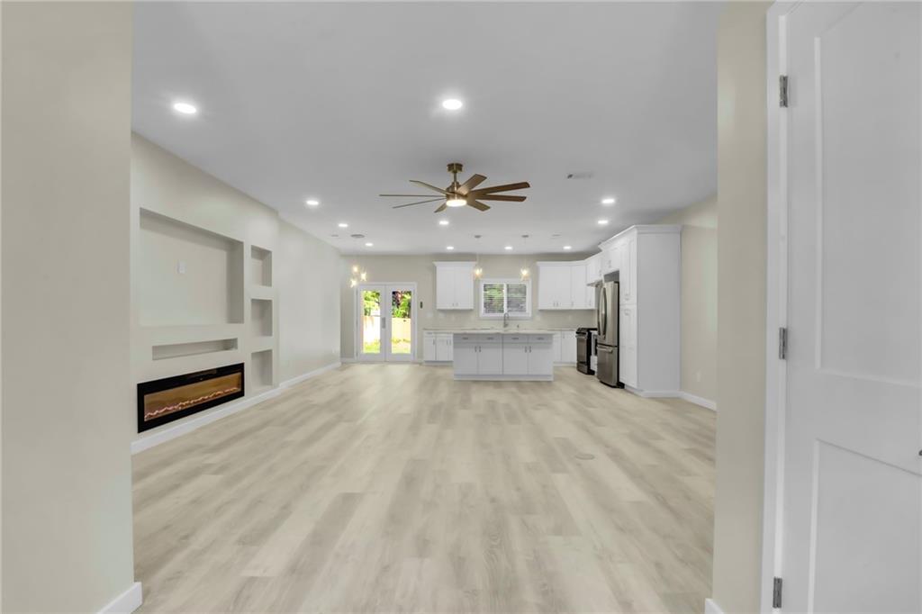 6022 Fieldcrest Drive, Morrow, Georgia image 4