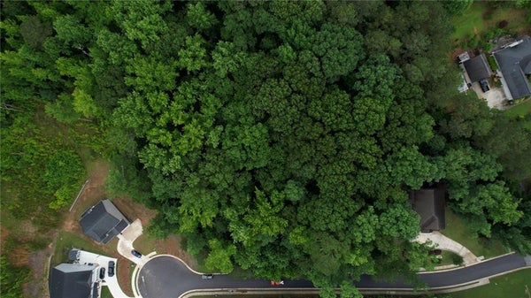 2070 WOOD VALLEY DR, LOGANVILLE, GA 30052 - Image 0c5f2a7b001828a1af44c1d8bd00a804/3308352822
