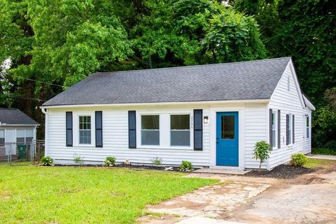 Homes For Sale - 2266 Old Spring Road<br/> Smyrna, GA 30080