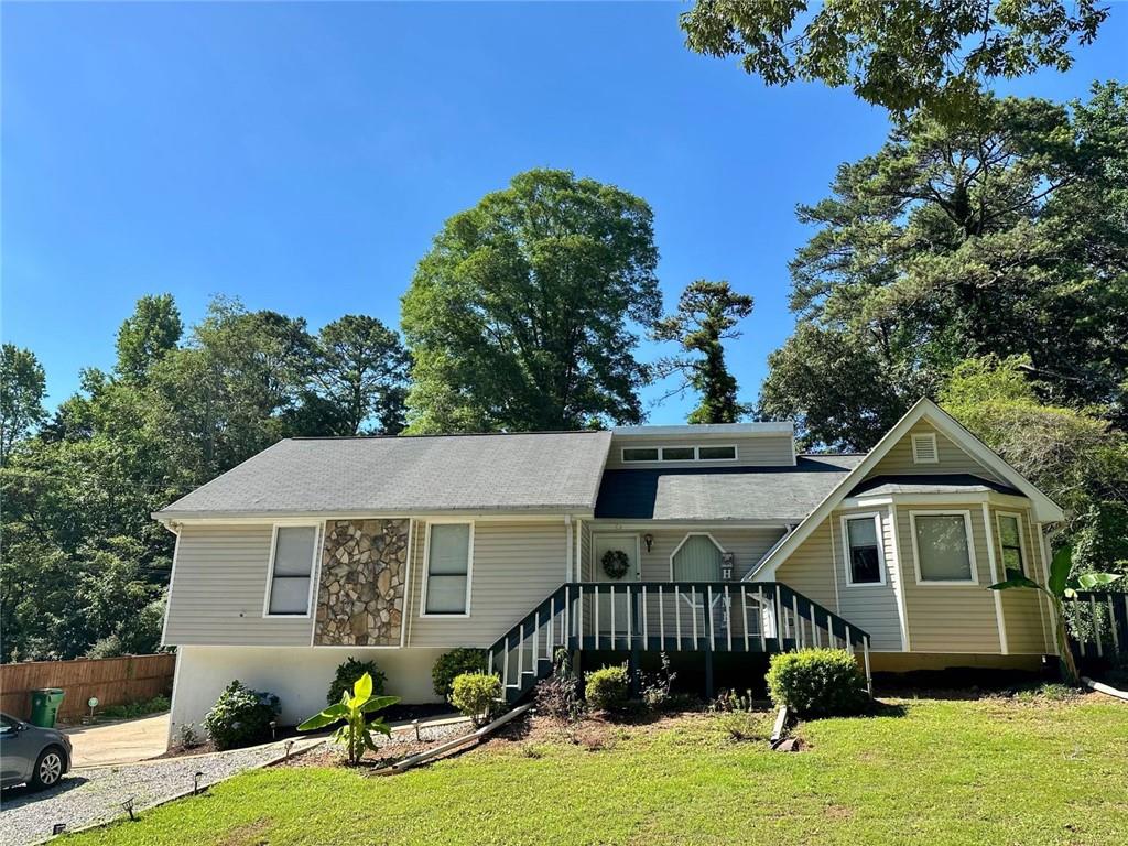 756 Post Road Way