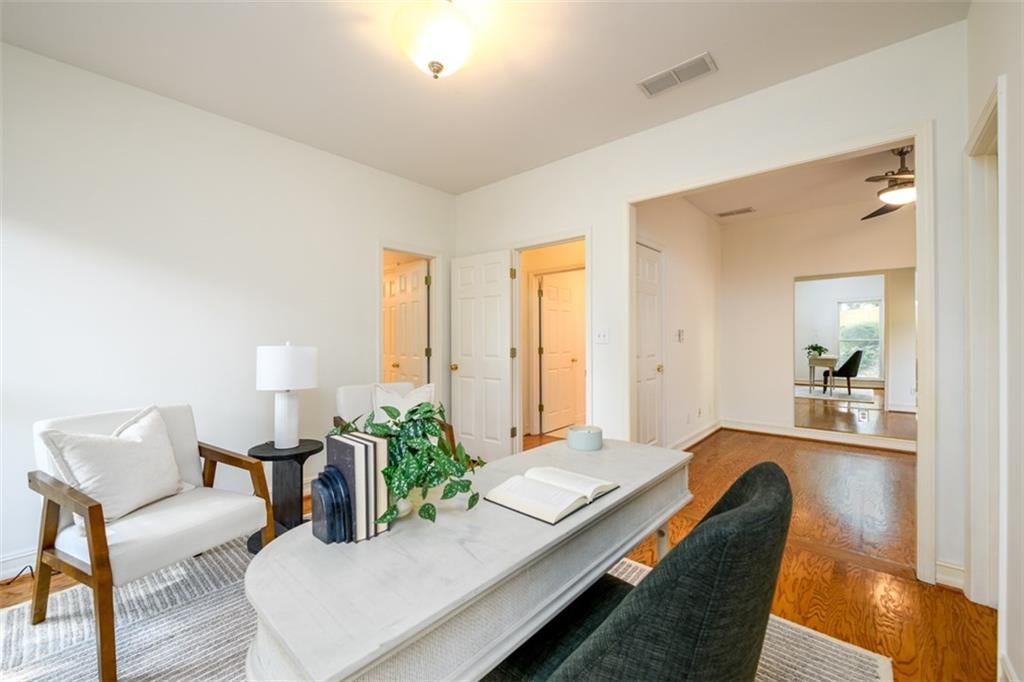 1560 Oak Park Cove