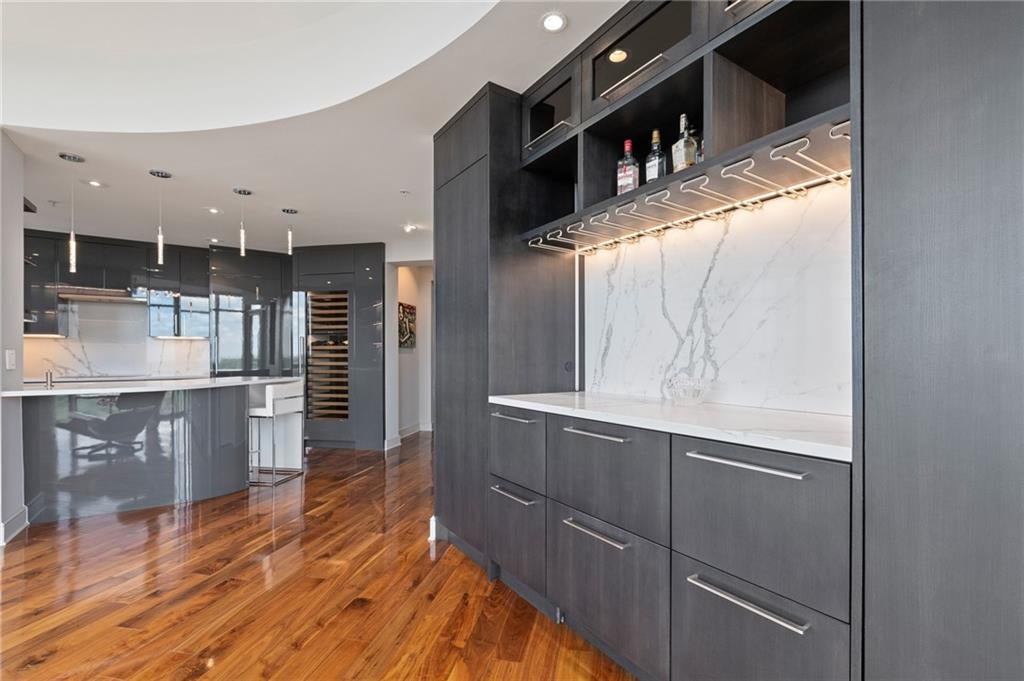 222 12th Street NE 1806