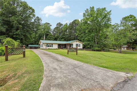 Homes For Sale - 1949 Bonnie Ridge Drive<br/> Griffin, GA 30223
