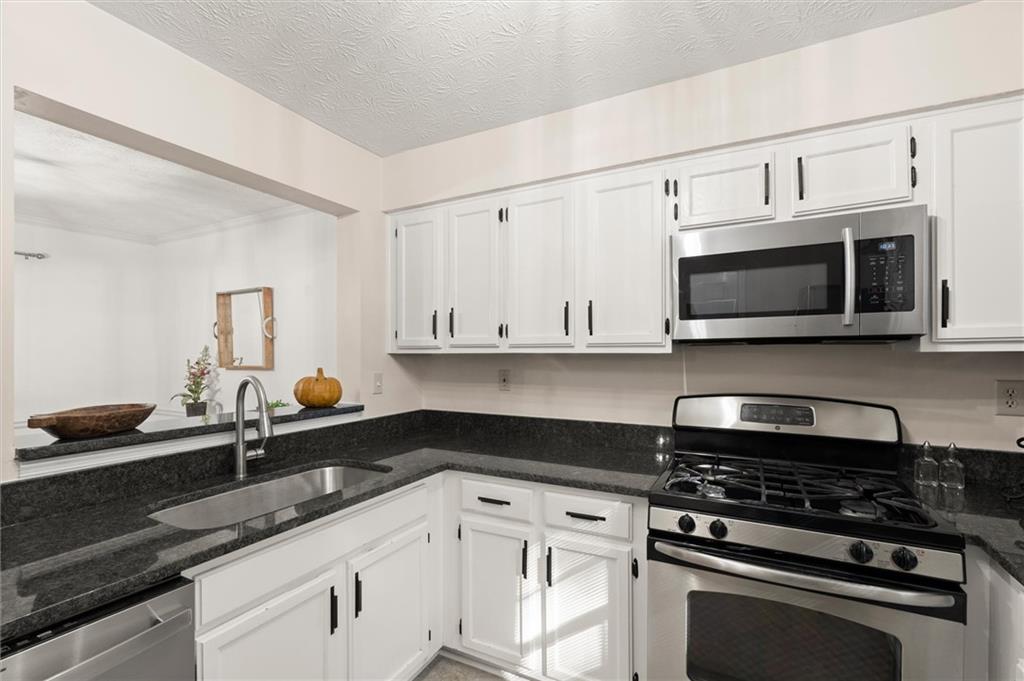 1500 Oakridge Court
