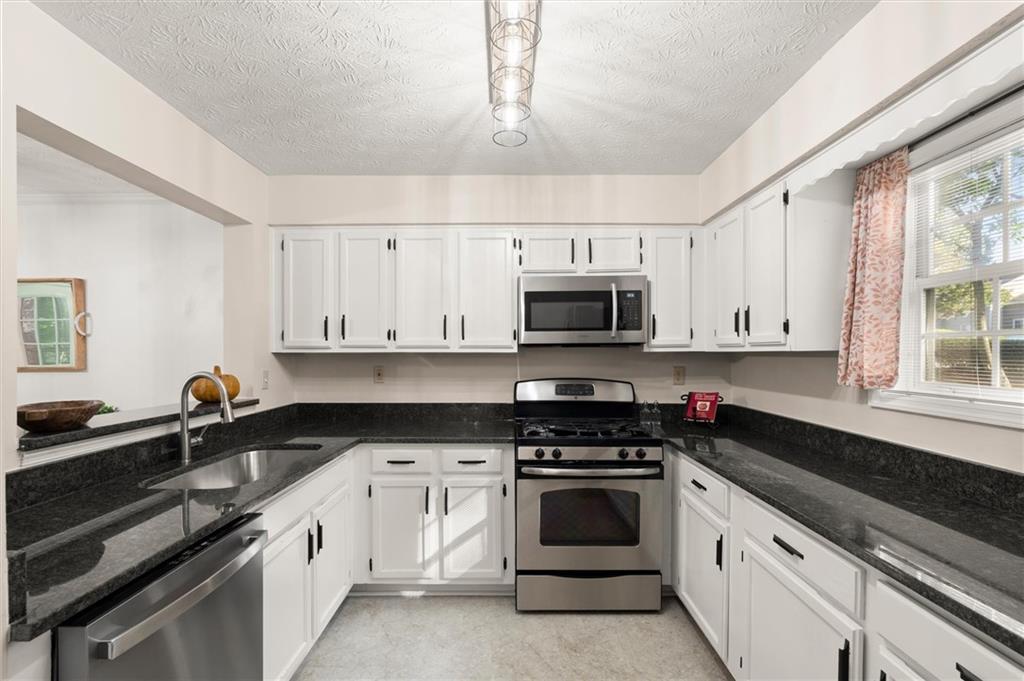 1500 Oakridge Court