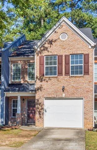 This well-kept 3-bedroom, 2.5-bath townhome offers a bright, open layout with a clean and airy feel throughout. The main level features a spacious living area with a fireplace and an open kitchen with refreshed cabinets and countertops. Upstairs, the primary bedroom features a private full bathroom and a spacious closet. Two additional bedrooms and a second full bathroom complete the upper level. Out back, enjoy a patio with peaceful views of mature trees—offering a touch of nature and serenity, all while being in the heart of the city.
Appliances: Refrigerator, Microwave, Dishwasher, Electric Stove
Schools: Elementary - Bethesda, Middle - Sweetwater, High School - Berkmar
Pets: Pets may be considered. Please call for details
Available Date: October 10th, 2025