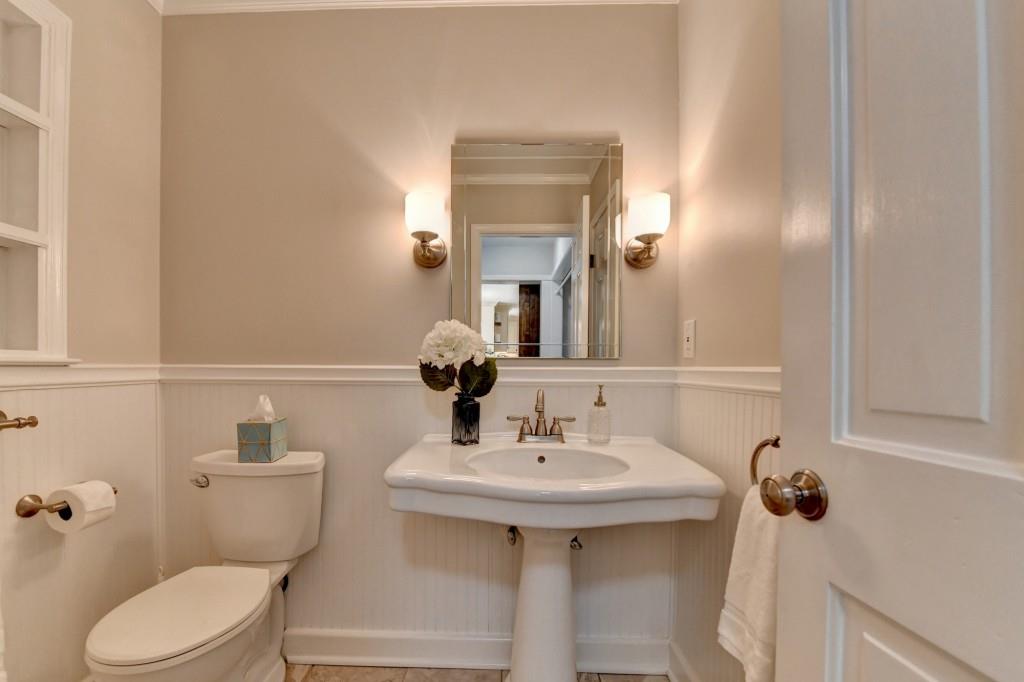 1643 North Springs Drive, Dunwoody, Georgia image 17