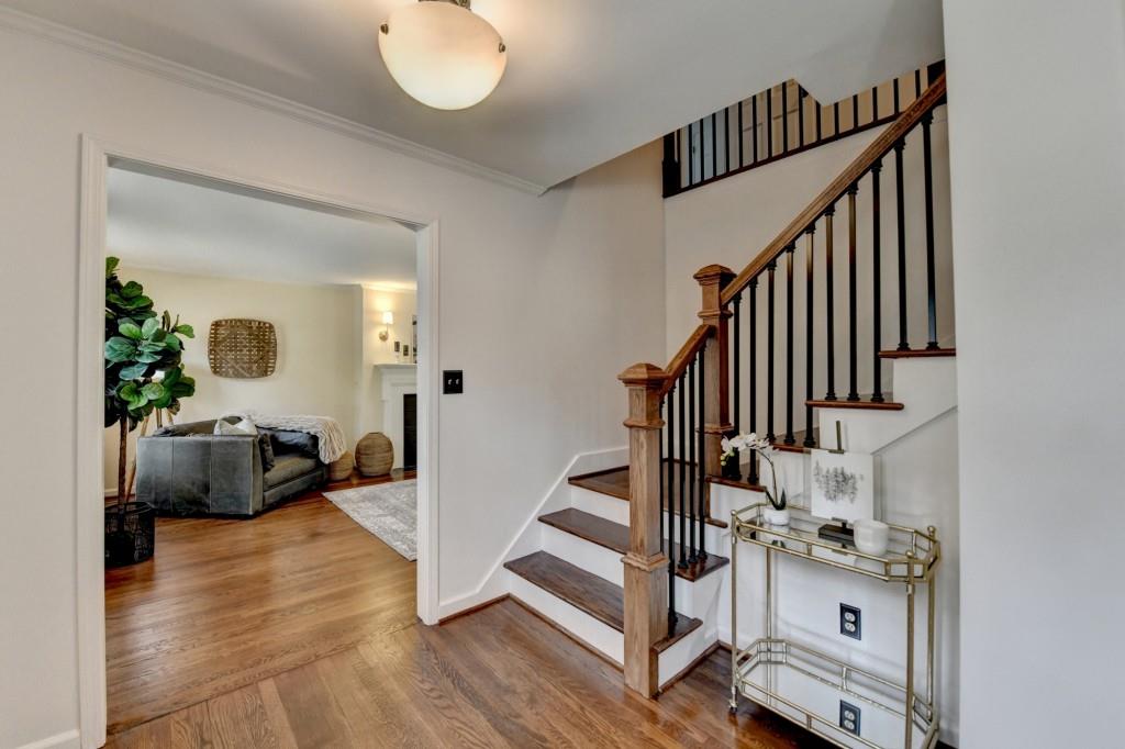 1643 North Springs Drive, Dunwoody, Georgia image 3