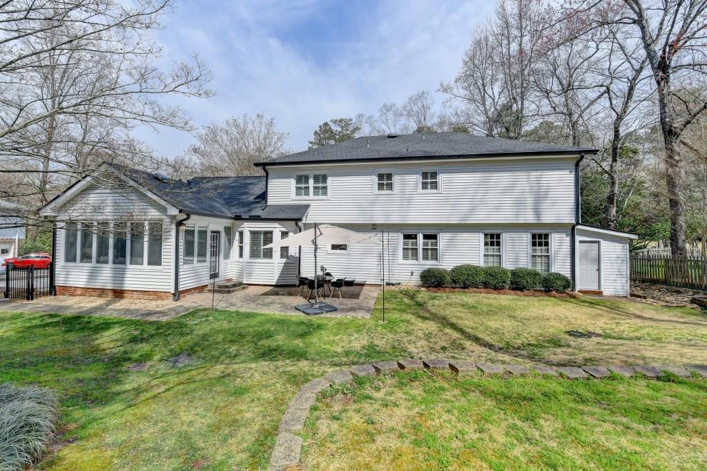 1643 North Springs Drive, Dunwoody, Georgia image 2