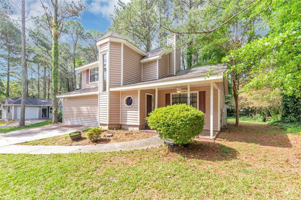 916 Forest Pointe Way, Jonesboro, Georgia image 3